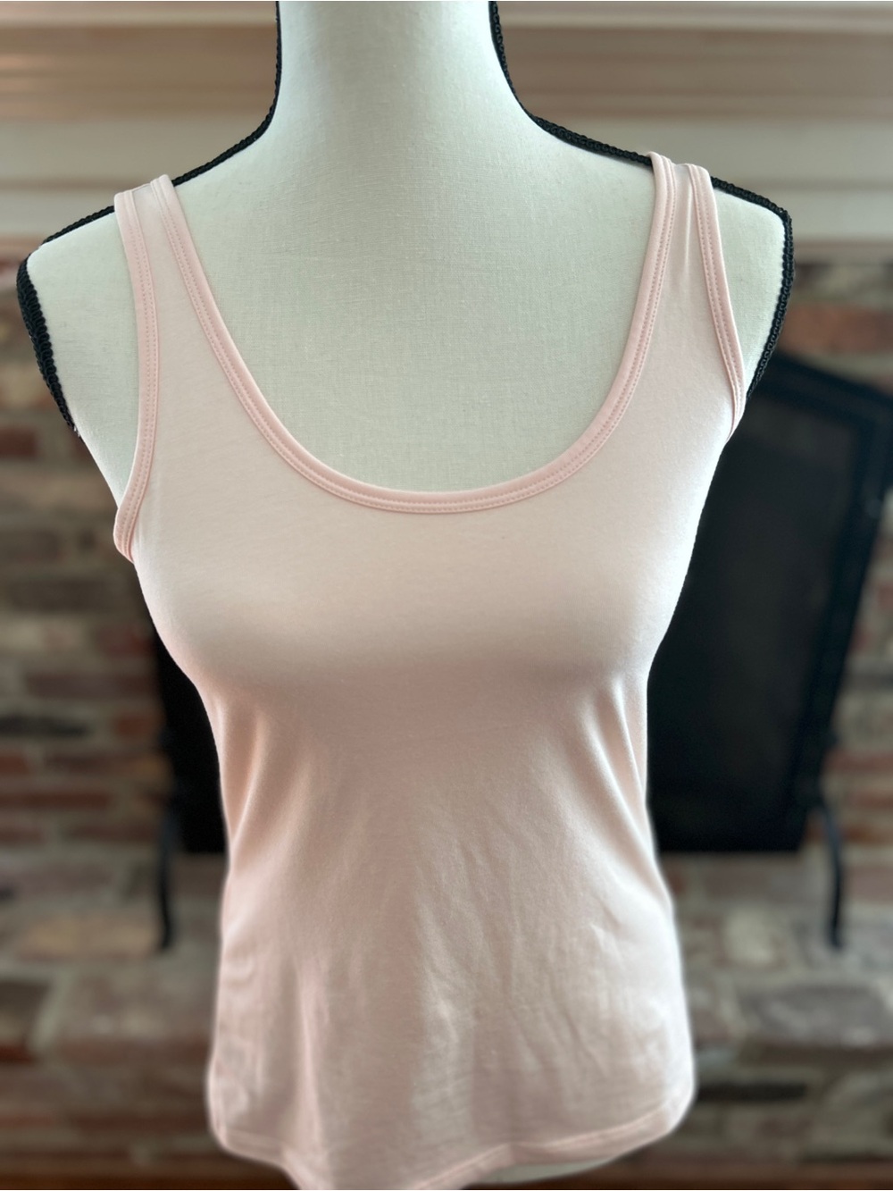 Old Navy Scoop Neck Tank Size Small- BNWOT